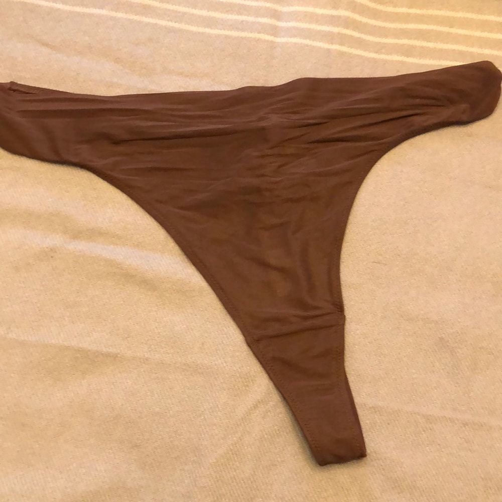 SKIMS Fits Everybody Logo Mesh Thong, color-cocoa, size 3X, NWT